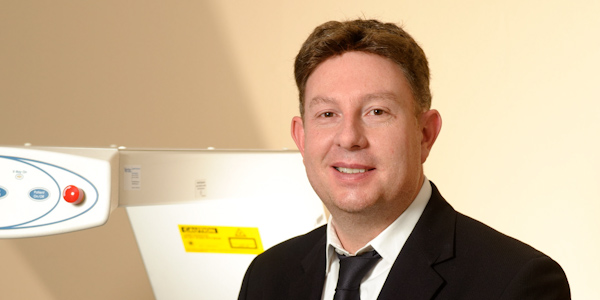 SAMRC Gold Medal for Prof Shane Norris Director DPHRU 600x300